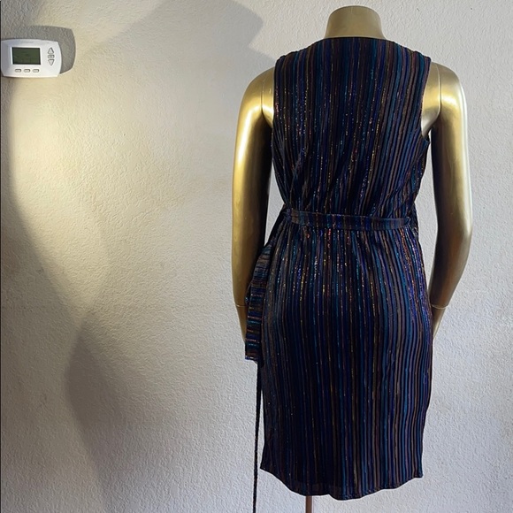 Dress - Picture 2 of 5